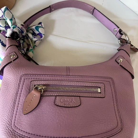 Coach Lilac Penelope Hobo Bag with Elegant Crescent Design - Picture 2 of 10